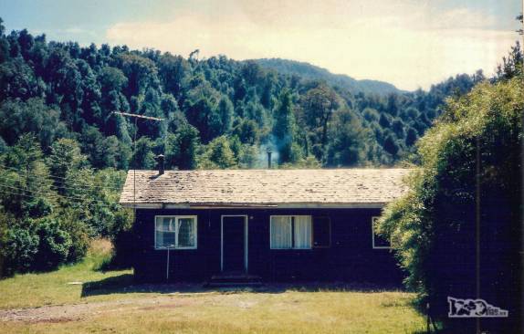 Nosso chalé em Águas Calientes, no Parque Nacional Puyehue, no sul do Chile (foto da viagem de 1992)